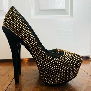 Size 8 Gold and Black Heels